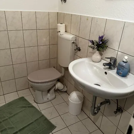 Kaiser-rooms Stralsunder Ring 18 *